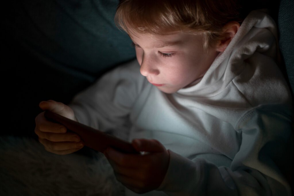 Cómo afecta el uso del móvil al desarrollo cerebral infantil Cómo afecta el uso del móvil al desarrollo cerebral infantil